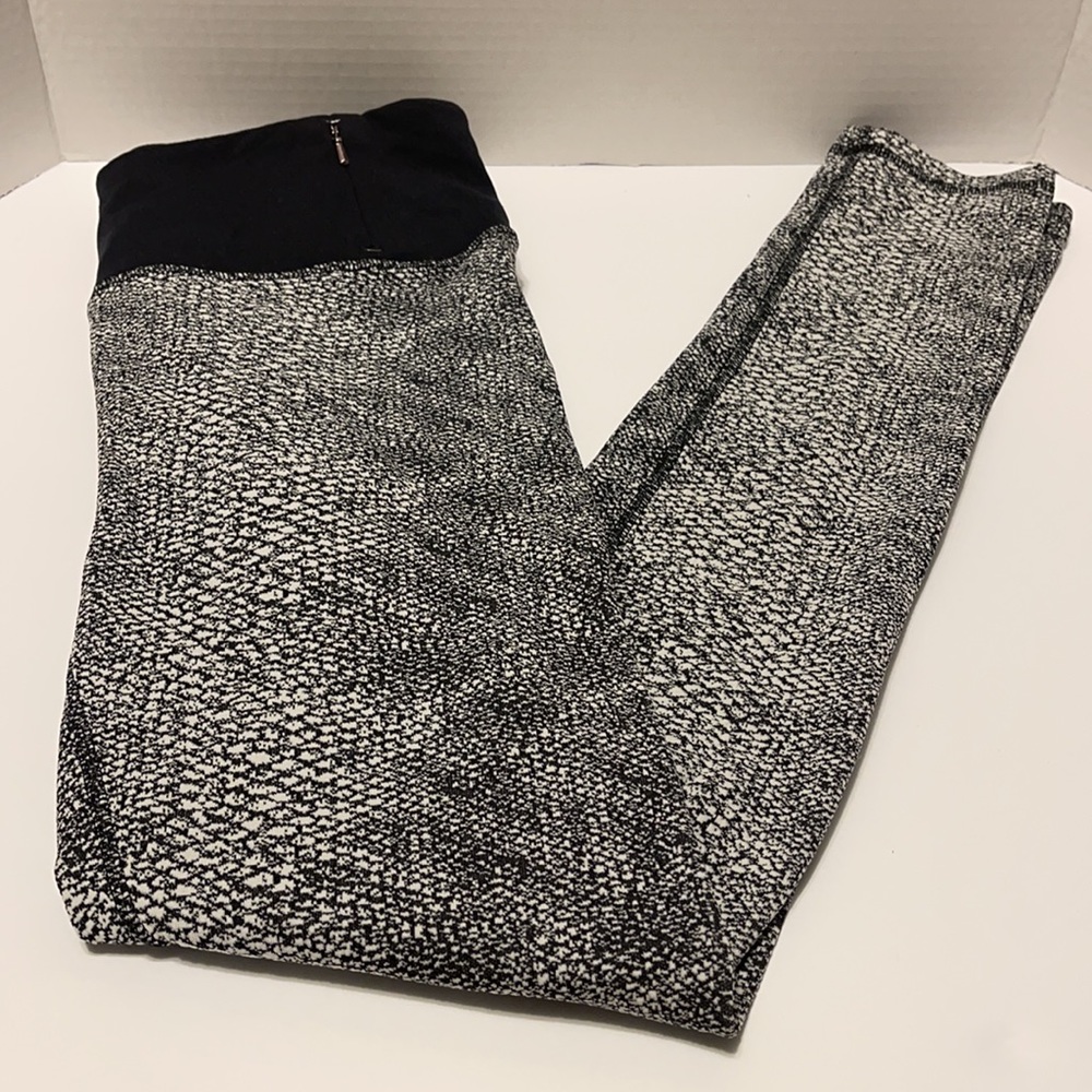 CALIA by Carrie Underwood Women’s Size Small Black & White Textured Leggings